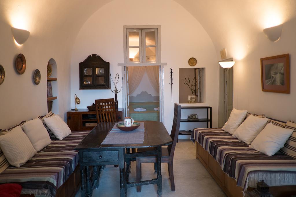 Zoe Aegeas Traditional Houses Oia  Room photo