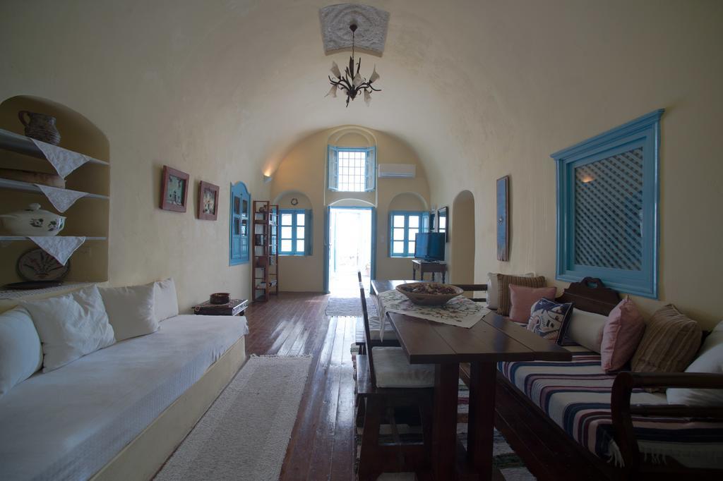 Zoe Aegeas Traditional Houses Oia  Room photo