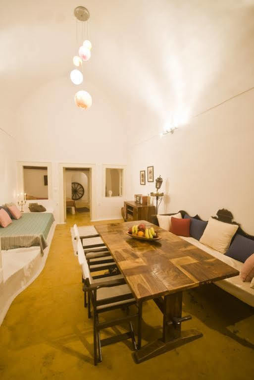 Zoe Aegeas Traditional Houses Oia  Exterior photo