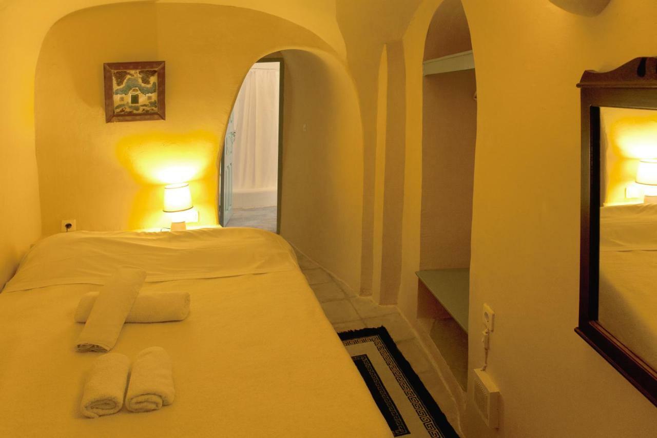Zoe Aegeas Traditional Houses Oia  Exterior photo